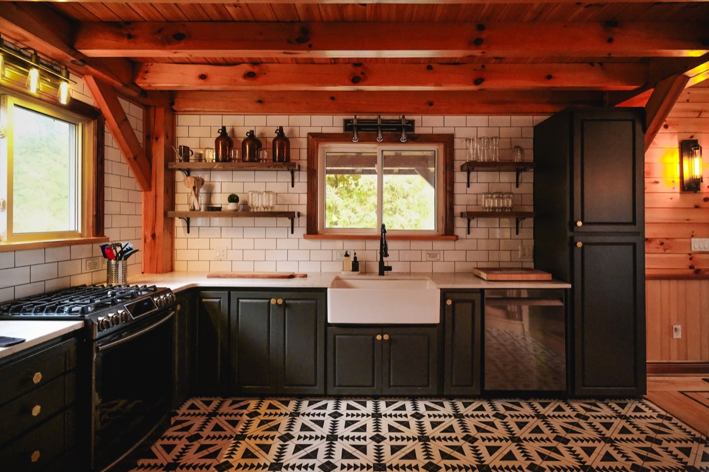 Enhabit cozy cottage living room with fireplace